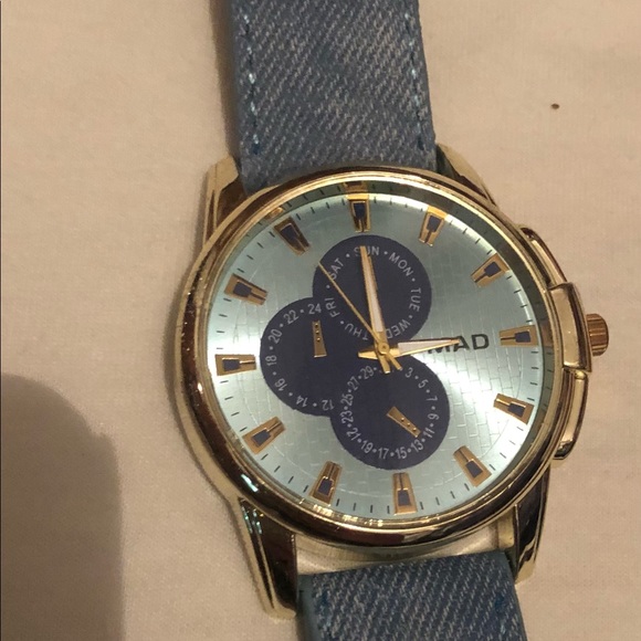 Watch - Picture 2 of 3